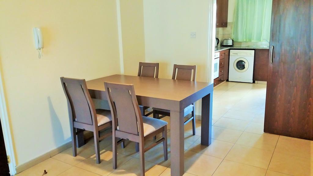 Apartmán 101 Mandritis Court Larnaca Exteriér fotografie