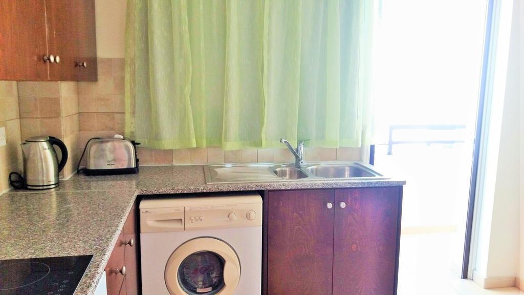 Apartmán 101 Mandritis Court Larnaca Exteriér fotografie