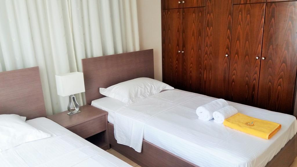 Apartmán 101 Mandritis Court Larnaca Exteriér fotografie