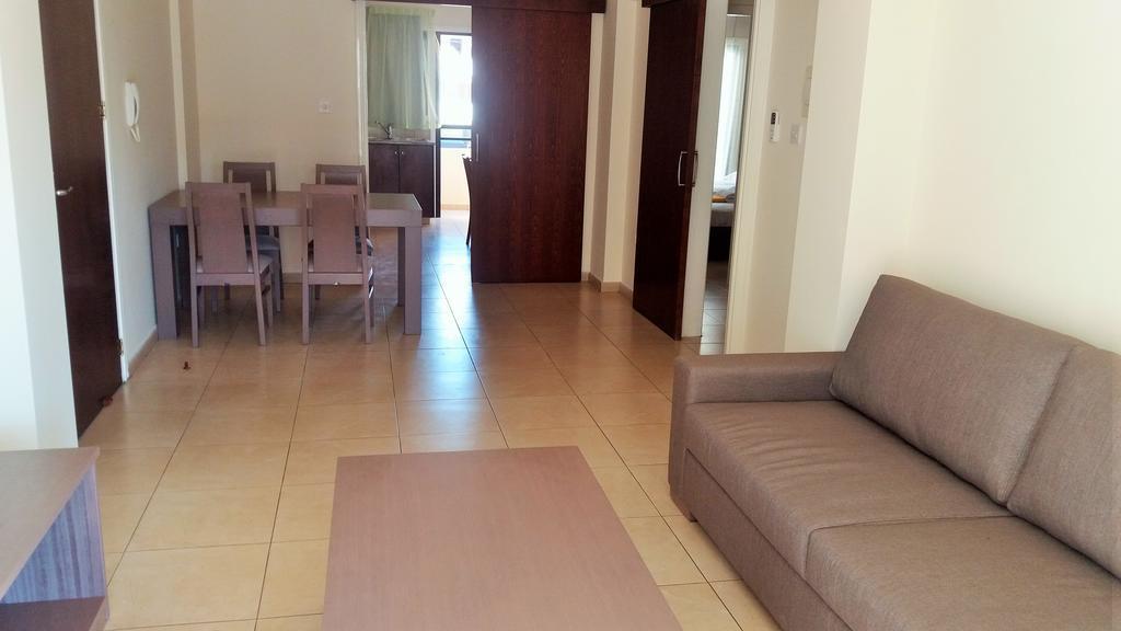 Apartmán 101 Mandritis Court Larnaca Exteriér fotografie