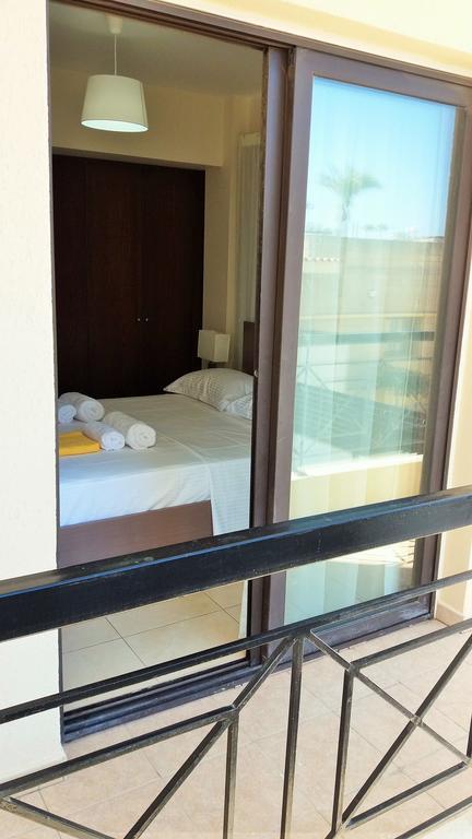Apartmán 101 Mandritis Court Larnaca Exteriér fotografie