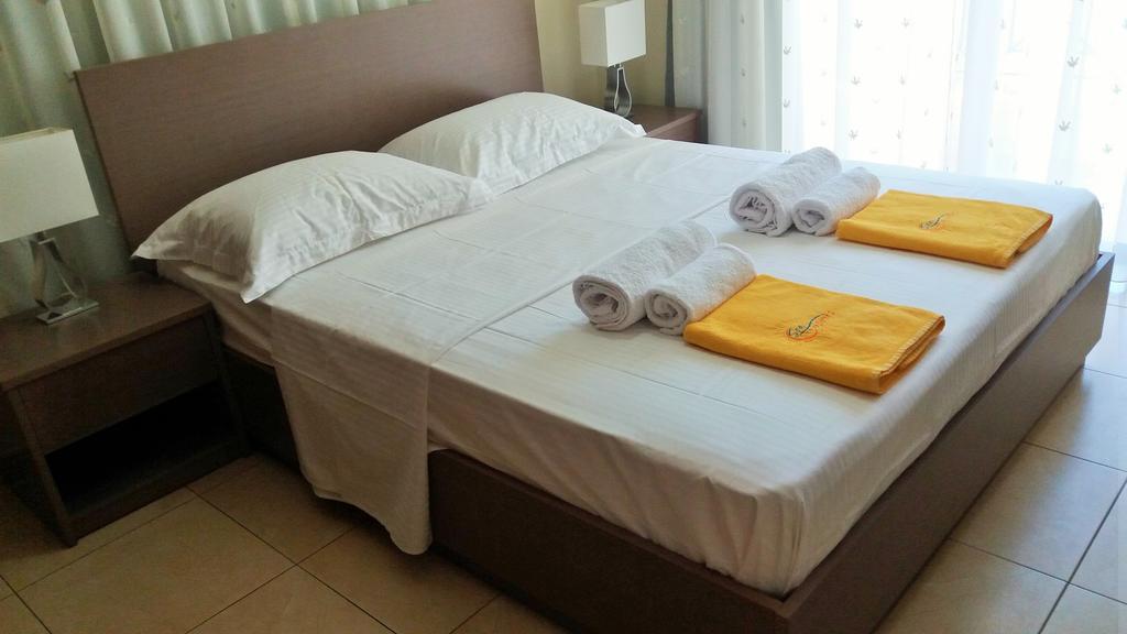 Apartmán 101 Mandritis Court Larnaca Exteriér fotografie