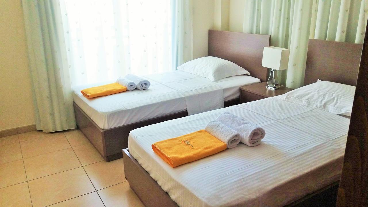Apartmán 101 Mandritis Court Larnaca Exteriér fotografie