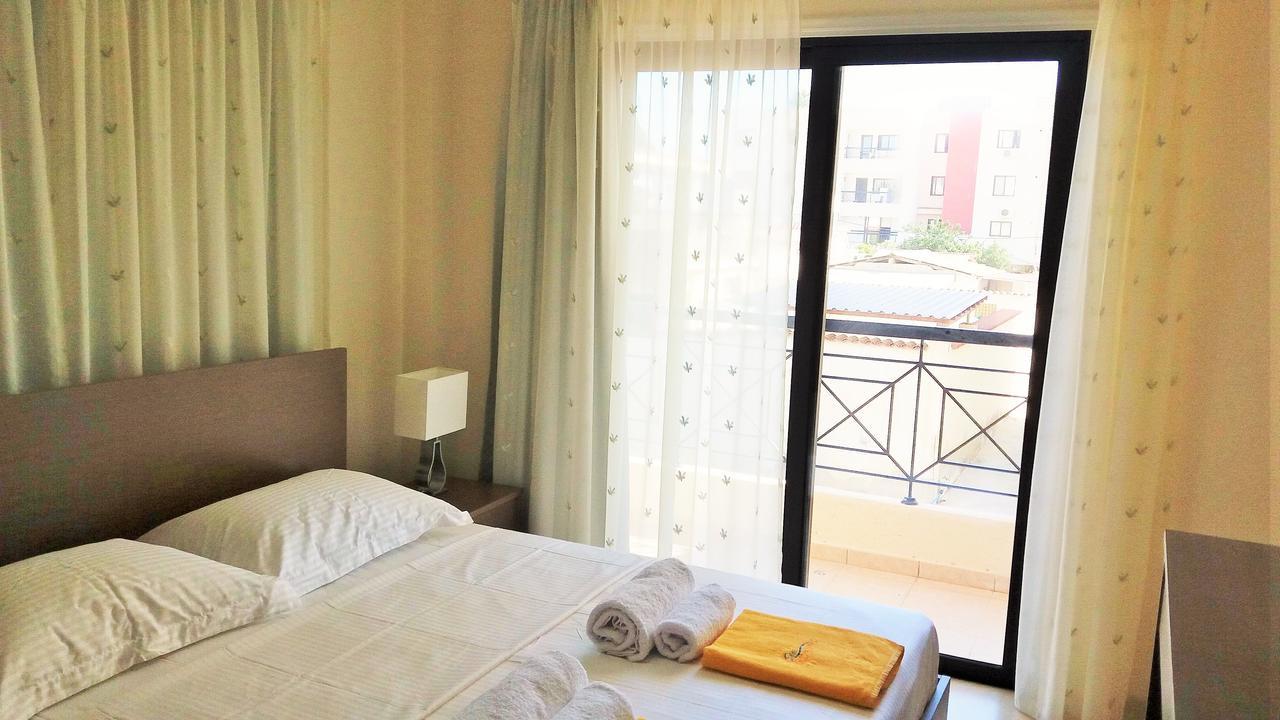 Apartmán 101 Mandritis Court Larnaca Exteriér fotografie