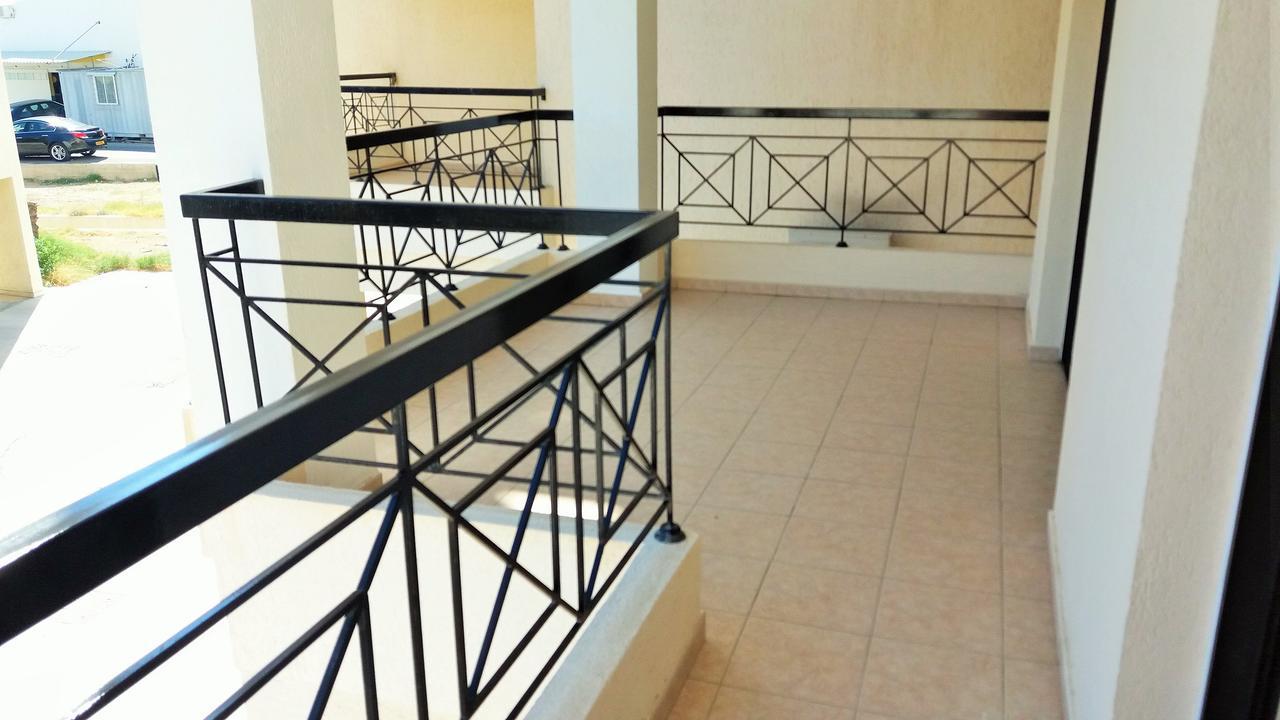 Apartmán 101 Mandritis Court Larnaca Exteriér fotografie